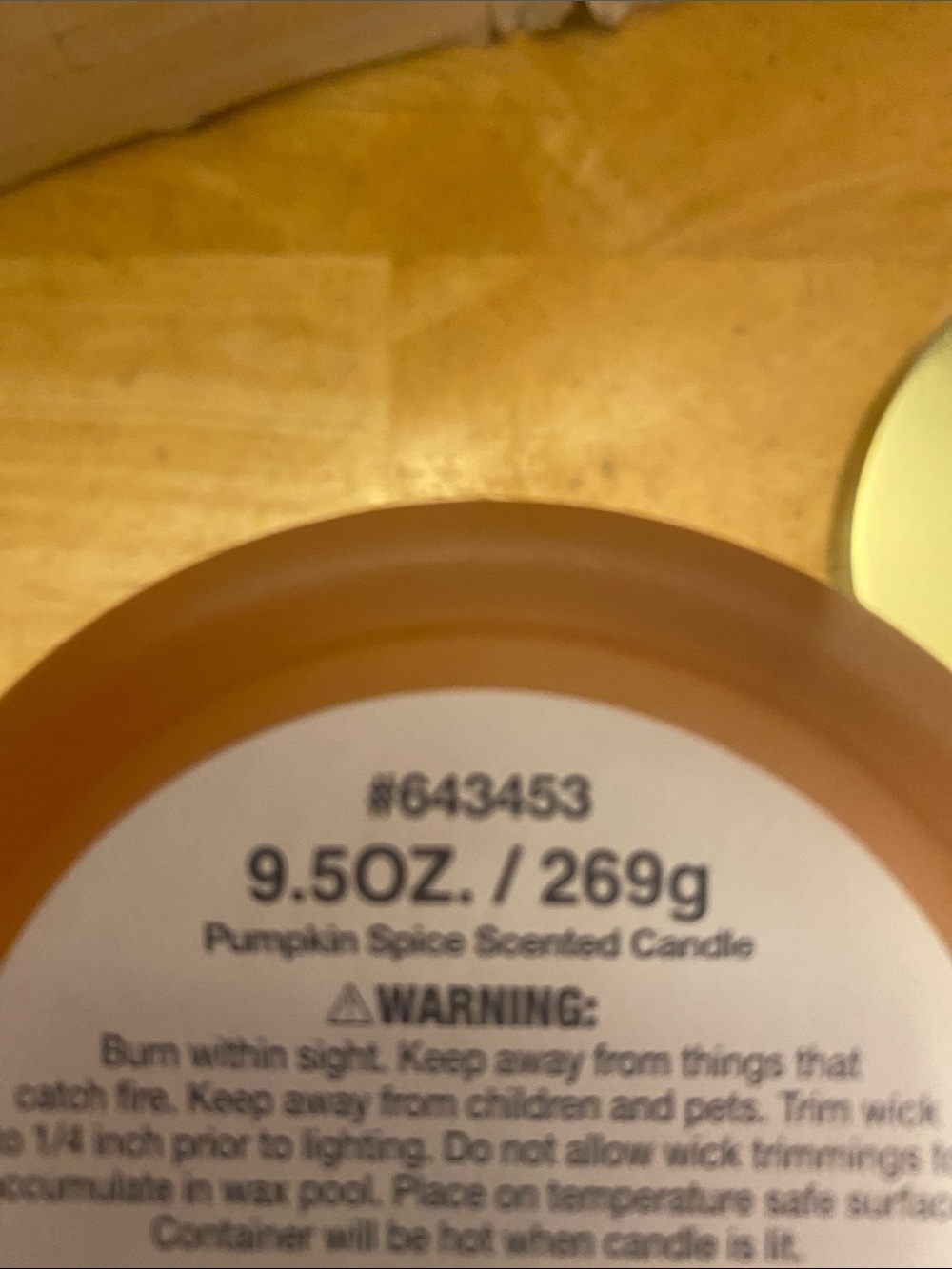 Pumpkin spice scented candle in glass jar and gold pumpkin lid says HOME NWT - Picture 4 of 5